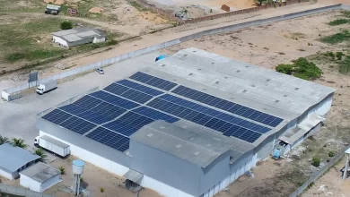 Para reduzir a conta de luz, a companhia instalou uma usina solar na planta da zona industrial de Macaíba, no Rio Grande do Norte. No total, estão obtendo uma economia de 75%.